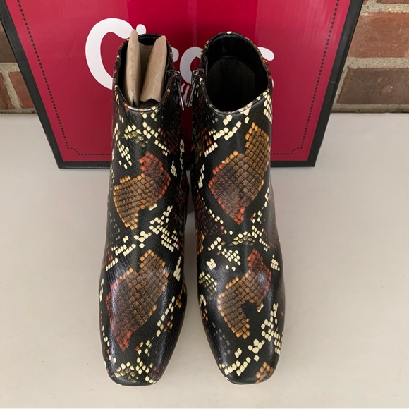 Circus by Sam Edelman Womens Kate Snake Print Ankle Boots Shoes US 7.5 M NEW - Picture 3 of 8